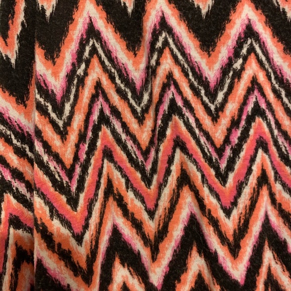Forever 21 chevron tank top - Picture 2 of 3